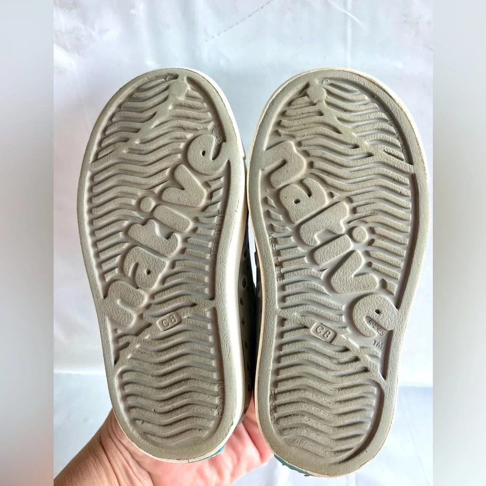 Native Jefferson Kids Waterproof Slip-On Sneaker‎ Pigeon Grey/Shell White C8